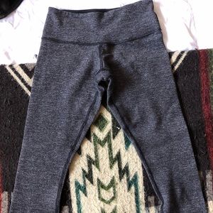 Lululemon Wunder Under cropped pants
